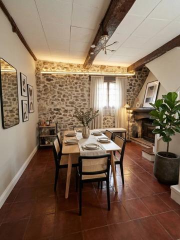 Vente                                                      Maison
                        
                     7 pièces                      133 m2                     à Peillon