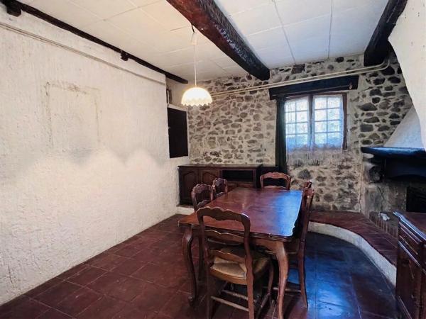 Vente                                                      Maison
                        
                     7 pièces                      133 m2                     à Peillon