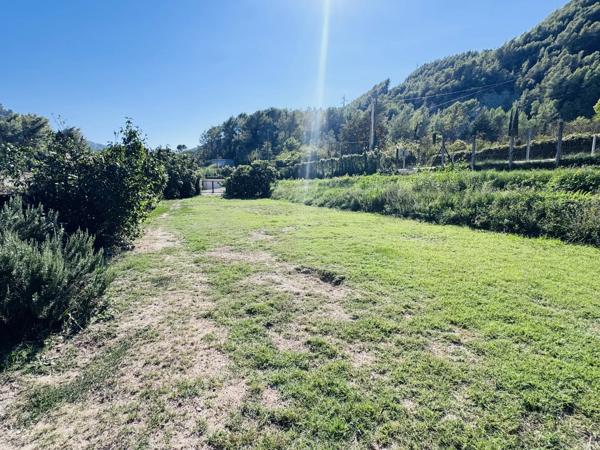 Vente                                                      Maison
                        
                     7 pièces                      133 m2                     à Peillon