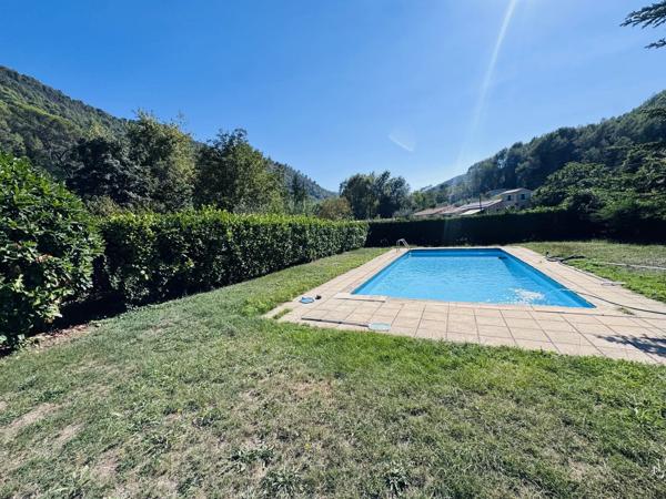 Vente                                                      Maison
                        
                     7 pièces                      133 m2                     à Peillon