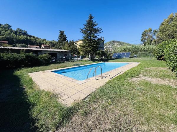 Vente                                                      Maison
                        
                     7 pièces                      133 m2                     à Peillon