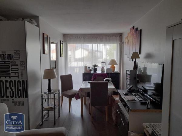 Appartement à louer 1 pièce 37m²