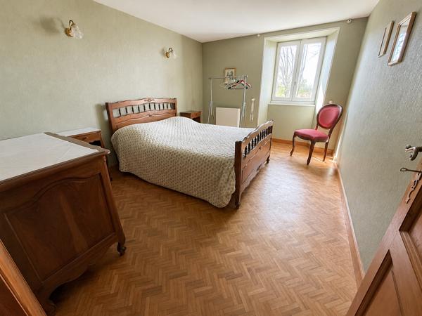 PROPRIÉTÉ DE CARACTÈRE EN PIERRE – DOMAINE FAMILIAL, ÉQUESTRE OU TOURISTIQUE