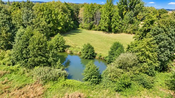PROPRIÉTÉ DE CARACTÈRE EN PIERRE – DOMAINE FAMILIAL, ÉQUESTRE OU TOURISTIQUE