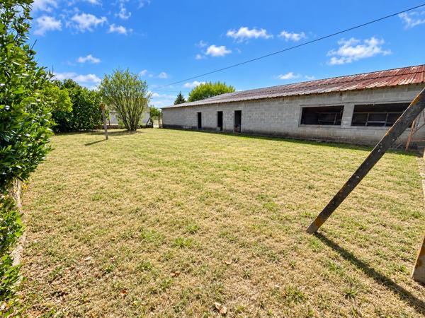 PROPRIÉTÉ DE CARACTÈRE EN PIERRE – DOMAINE FAMILIAL, ÉQUESTRE OU TOURISTIQUE