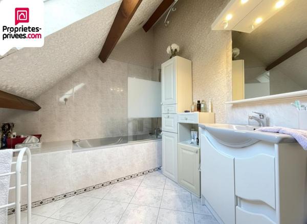 Maison 145m2 3 chambres bureau grange jardin 886m2 336000 FAI