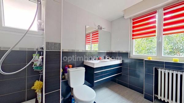 ROSNY sous BOIS - Plateau d'Avron - Maison "8 pièces" d'environ 180 m² sur une parcelle de 650m² close et arborée