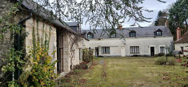 propriété  de 4 maisons et 3 gîtes  grande piscine