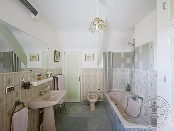 Vente                                                      Maison
                        
                     8 pièces                      158 m2                     à Dourdan