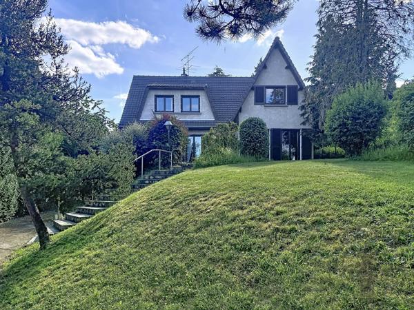 Vente                                                      Maison
                        
                     8 pièces                      158 m2                     à Dourdan