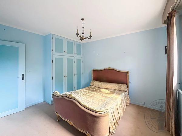 Vente                                                      Maison
                        
                     8 pièces                      158 m2                     à Dourdan