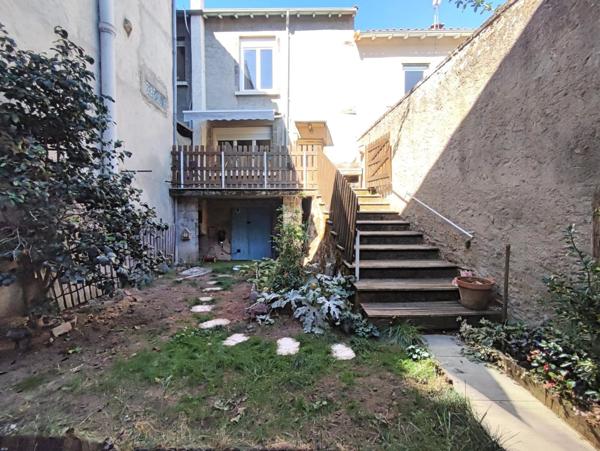 Jolie maison au calme et entièrement rénovée en 2020, à 05 minutes de Riom et 20 minutes de Clermont-Ferrand.