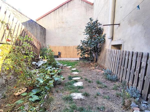 Jolie maison au calme et entièrement rénovée en 2020, à 05 minutes de Riom et 20 minutes de Clermont-Ferrand.