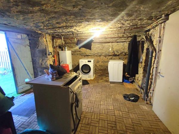 Jolie maison au calme et entièrement rénovée en 2020, à 05 minutes de Riom et 20 minutes de Clermont-Ferrand.