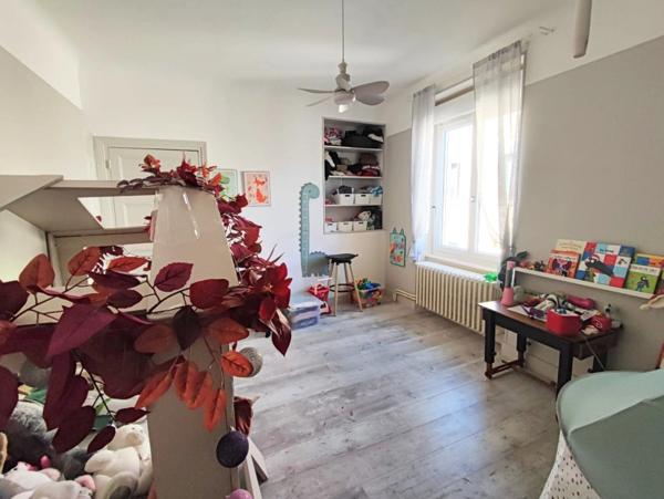 Jolie maison au calme et entièrement rénovée en 2020, à 05 minutes de Riom et 20 minutes de Clermont-Ferrand.