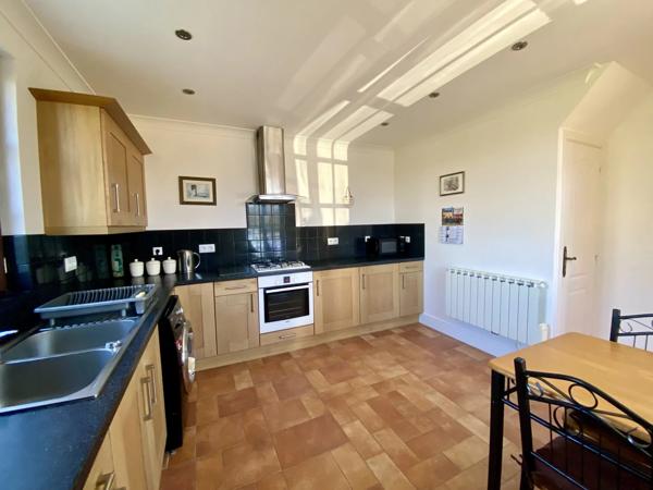 Jolie maison de 3 chambres avec grand jardin