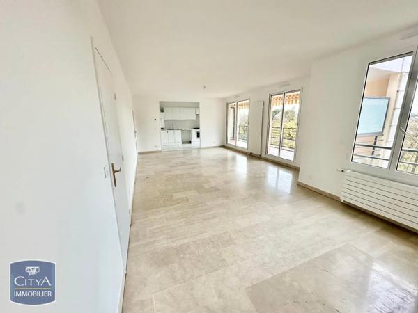 Appartement à louer 3 pièces 96.47m²