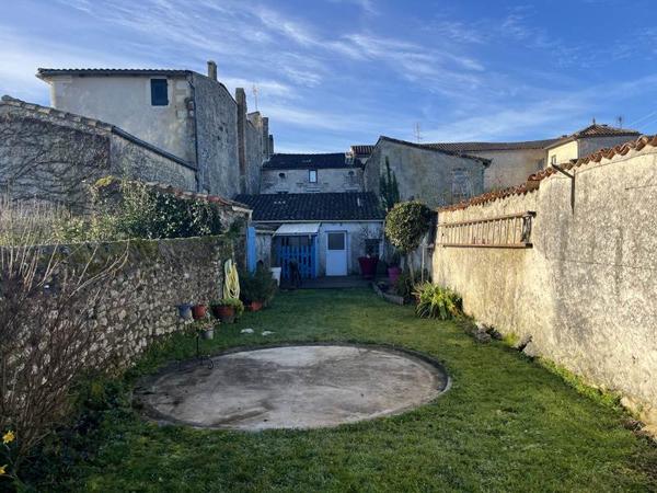 Maison à vendre 301 815 € Marennes 5 p 183 m² DPE C