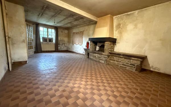 Maison à vendre    6 pièces •  Plouider