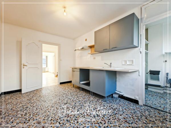 Appartement 4 pièces 86 m2 - 785 € (plus charges locatives 140 € et garage 80 €)