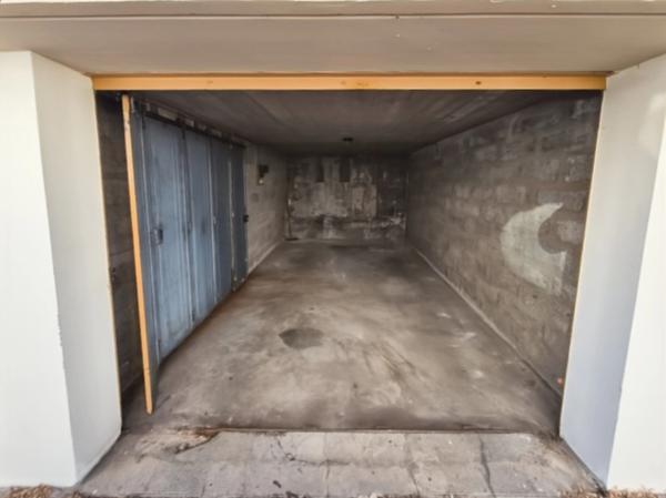 Appartement 4 pièces 86 m2 - 785 € (plus charges locatives 140 € et garage 80 €)