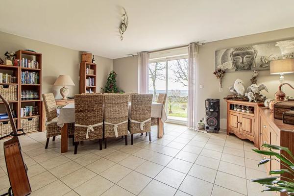 Secteur Cahors. Belle villa avec 4 chambres, piscine et 6670m² de terrain