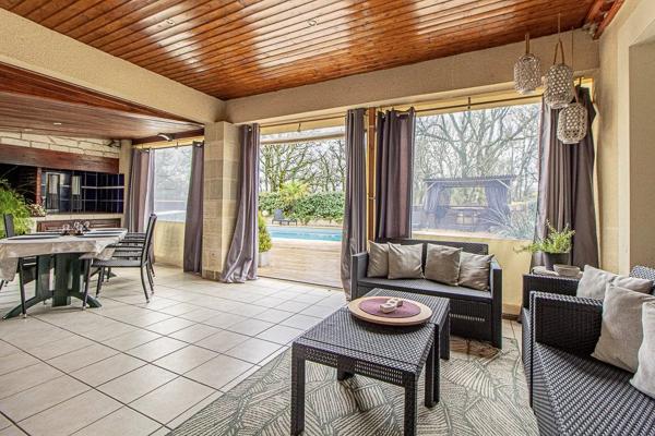 Secteur Cahors. Belle villa avec 4 chambres, piscine et 6670m² de terrain
