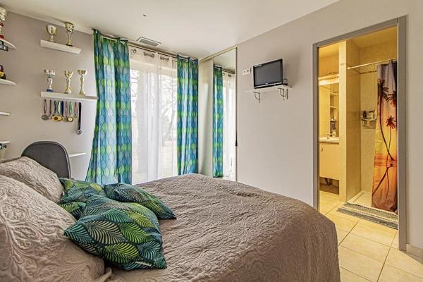 Secteur Cahors. Belle villa avec 4 chambres, piscine et 6670m² de terrain