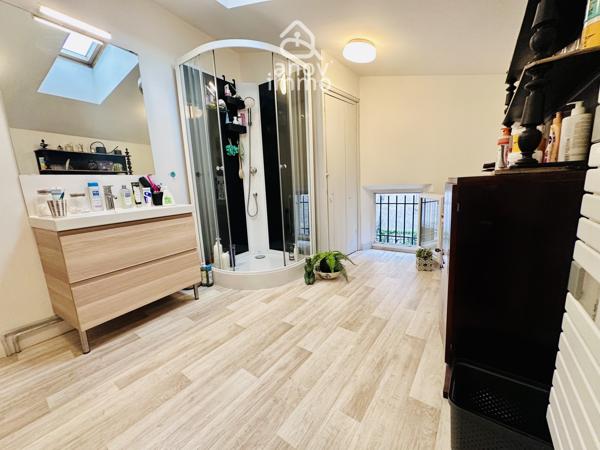 Maison
                                                                                                                                                                                                                                                                                                                        4 pièce(s)                                                                                                                                                                                                          2 chambre(s)                                                                                                                                                                                                          88  m²