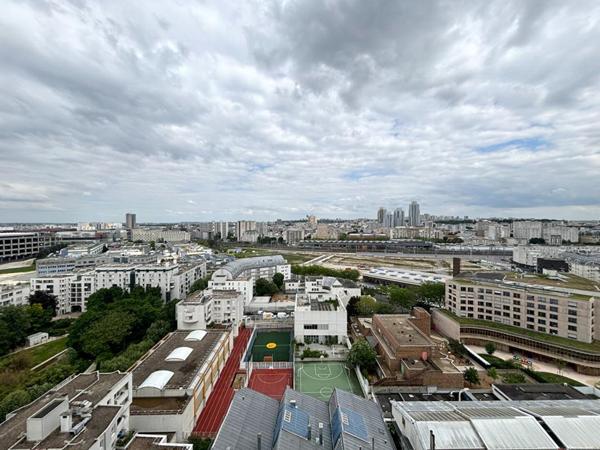 Appartement 1 pièce avec balcon proche métro