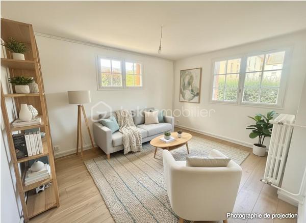Située en plein cœur du bourg de L’Hermitage, commune prisée de Rennes Métropole, découvrez cette spacieuse maison de 155 m² habitables implantée sur une parcelle d’environ 480 m², à proximité immédiate des commerces, écoles, services et de la gare permettant de rejoindre Rennes en seulement 9 minutes.

Construite en 1972 et rénovée en 2026, cette maison offre de beaux volumes et un fort potentiel d’aménagement.

Elle se compose comme suit :

Au sous-sol :

Deux chambres
Un grand garage / buanderie offrant un espace de stockage et de stationnement confortable

Au rez-de-chaussée surélevé :

Une cuisine séparée
Un lumineux salon-séjour
Deux chambres
Une salle de bains
Un WC indépendant

À l’étage :
Deux chambres. 
Un vaste espace supplémentaire à aménager selon vos envies : bureau, salle de jeux, espace détente ou possibilité de créer deux chambres supplémentaires.

Cette maison saura séduire :
✔ Une grande famille recherchant espace et praticité
✔ Une famille recomposée grâce à sa configuration fonctionnelle
✔ Un investisseur, avec un fort potentiel pour un projet de colocation

Les + :
✅ Emplacement central dans le bourg
✅ Rennes accessible rapidement en train
✅ Nombreuses chambres
✅ Maison rénovée
✅ Beaux volumes et potentiel évolutif

À visiter sans tarder !

Contactez-moi pour plus d’informations ou organiser une visite.