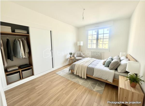 Située en plein cœur du bourg de L’Hermitage, commune prisée de Rennes Métropole, découvrez cette spacieuse maison de 155 m² habitables implantée sur une parcelle d’environ 480 m², à proximité immédiate des commerces, écoles, services et de la gare permettant de rejoindre Rennes en seulement 9 minutes.

Construite en 1972 et rénovée en 2026, cette maison offre de beaux volumes et un fort potentiel d’aménagement.

Elle se compose comme suit :

Au sous-sol :

Deux chambres
Un grand garage / buanderie offrant un espace de stockage et de stationnement confortable

Au rez-de-chaussée surélevé :

Une cuisine séparée
Un lumineux salon-séjour
Deux chambres
Une salle de bains
Un WC indépendant

À l’étage :
Deux chambres. 
Un vaste espace supplémentaire à aménager selon vos envies : bureau, salle de jeux, espace détente ou possibilité de créer deux chambres supplémentaires.

Cette maison saura séduire :
✔ Une grande famille recherchant espace et praticité
✔ Une famille recomposée grâce à sa configuration fonctionnelle
✔ Un investisseur, avec un fort potentiel pour un projet de colocation

Les + :
✅ Emplacement central dans le bourg
✅ Rennes accessible rapidement en train
✅ Nombreuses chambres
✅ Maison rénovée
✅ Beaux volumes et potentiel évolutif

À visiter sans tarder !

Contactez-moi pour plus d’informations ou organiser une visite.