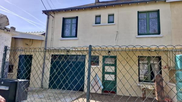 ENSEMBLE IMMOBILIER : une MAISON et deux APPARTEMENTS