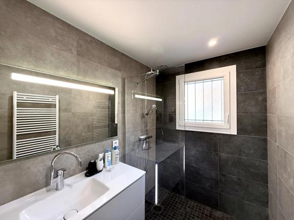 À vendre – Belle maison T5 de 138 m² utiles sur un terrain de 1 035 m² avec piscine à Ayse (74)