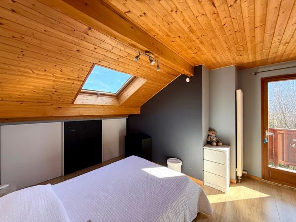 À vendre – Belle maison T5 de 138 m² utiles sur un terrain de 1 035 m² avec piscine à Ayse (74)