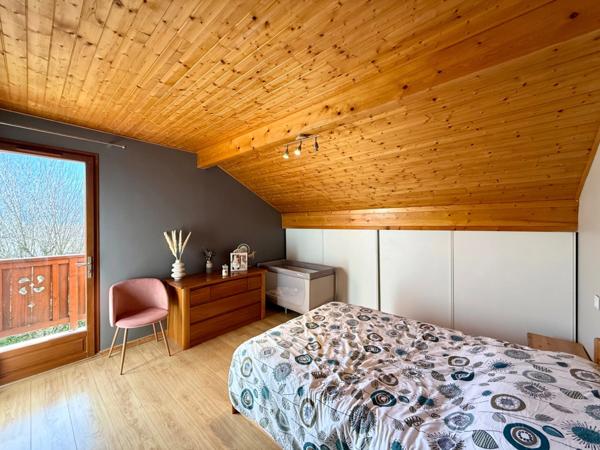 À vendre – Belle maison T5 de 138 m² utiles sur un terrain de 1 035 m² avec piscine à Ayse (74)