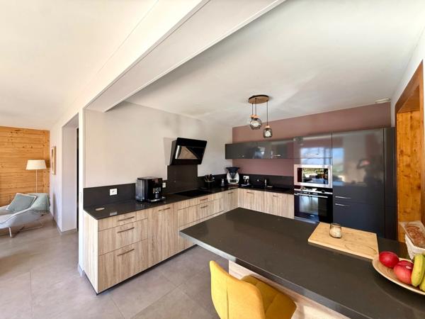 À vendre – Belle maison T5 de 138 m² utiles sur un terrain de 1 035 m² avec piscine à Ayse (74)