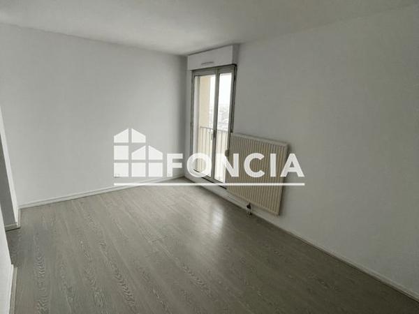 Location Appartement 4 pièces 96.59 m² - 9 RUE DES 3 MEULES Saint-etienne 42000