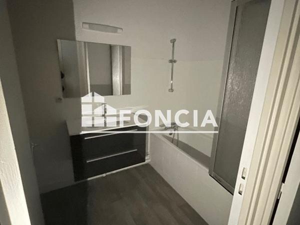 Location Appartement 4 pièces 96.59 m² - 9 RUE DES 3 MEULES Saint-etienne 42000