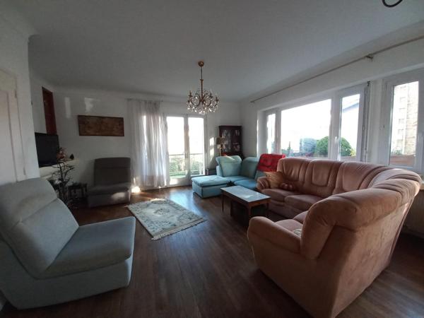 Maison années 50 avec sous-sol – Proche centre historique de Sarlat