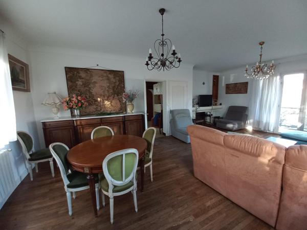 Maison années 50 avec sous-sol – Proche centre historique de Sarlat