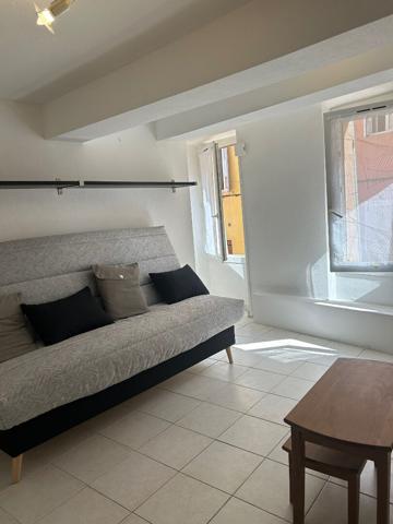 Studio meublé centre-ville Gardanne (13120)