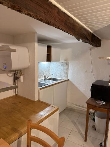 Studio meublé centre-ville Gardanne (13120)