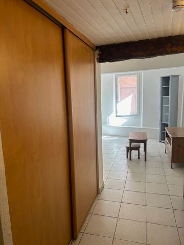 Studio meublé centre-ville Gardanne (13120)