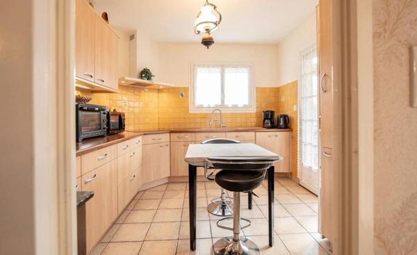 Charmante maison de 96 m², 2 chambres, terrain clos.