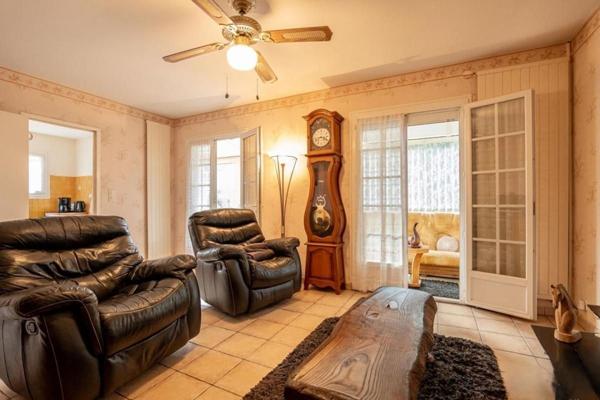 Charmante maison de 96 m², 2 chambres, terrain clos.