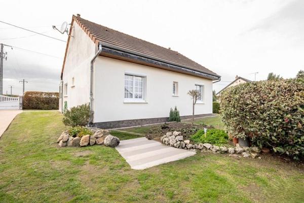 Charmante maison de 96 m², 2 chambres, terrain clos.