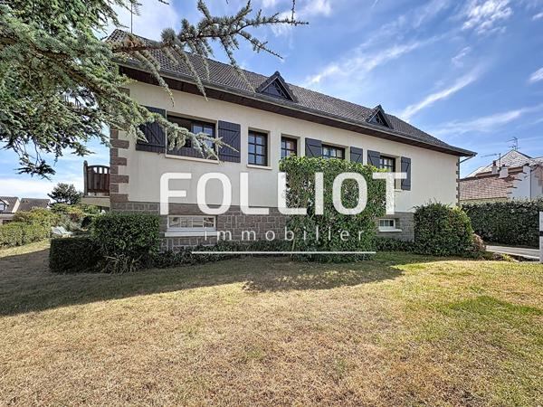 Maison 6 pièces à vendre à Saint Martin de Bréhal proche plage -