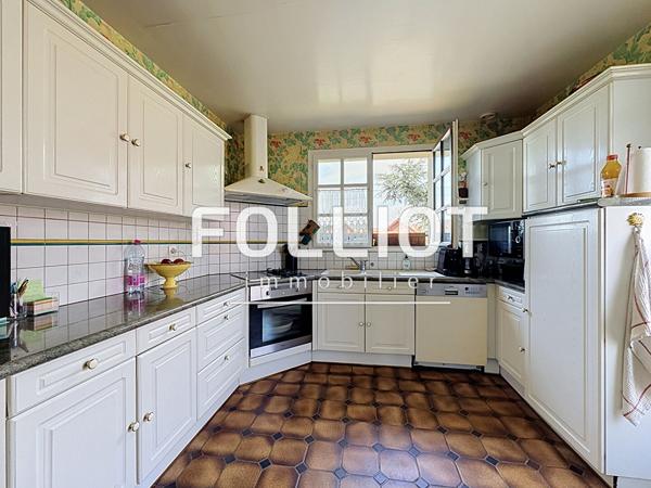 Maison 6 pièces à vendre à Saint Martin de Bréhal proche plage -