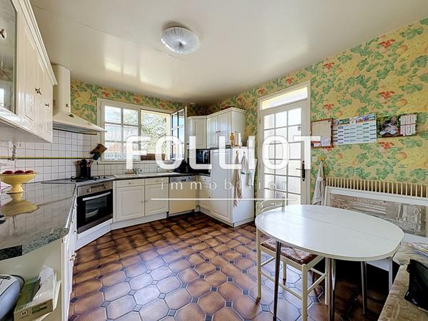 Maison 6 pièces à vendre à Saint Martin de Bréhal proche plage -